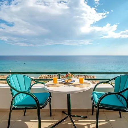 New Era 107 Menigos * Glyfada (Corfu)