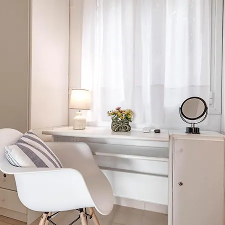 New Era 107 Menigos * Glyfada (Corfu)