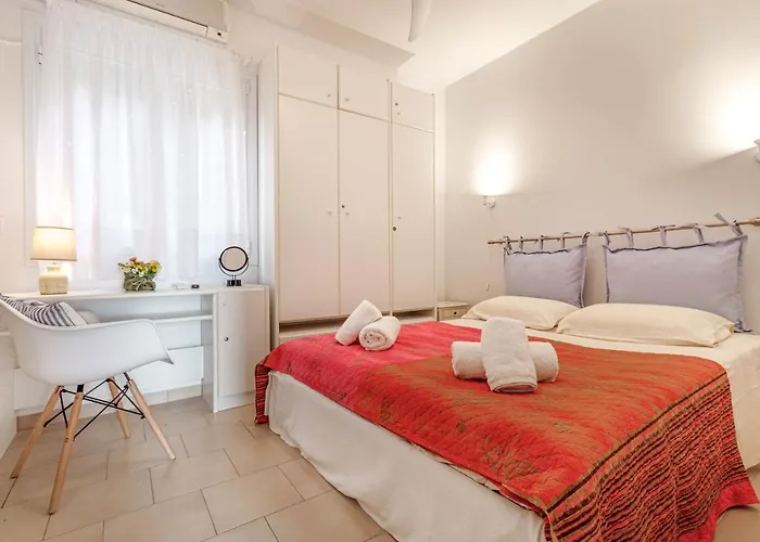 New Era 107 Menigos 아파트